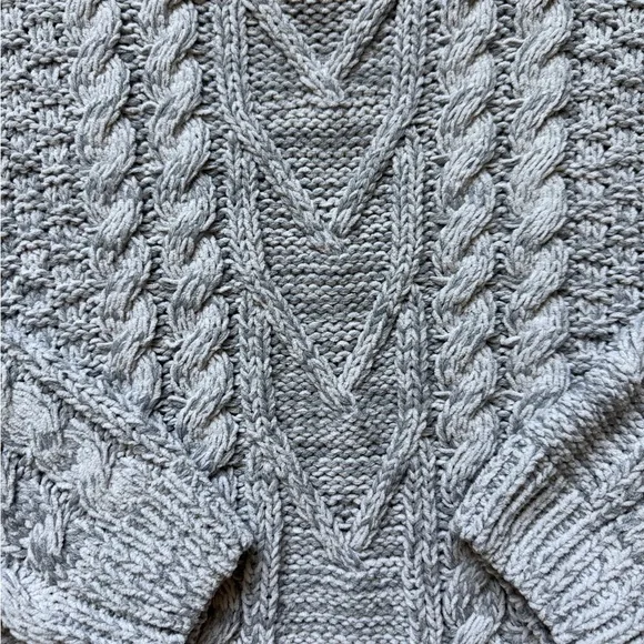 Altar’d State Women’s Gray Chunky Cable Knit Long Sleeve Sweater Size Medium - Picture 4 of 9